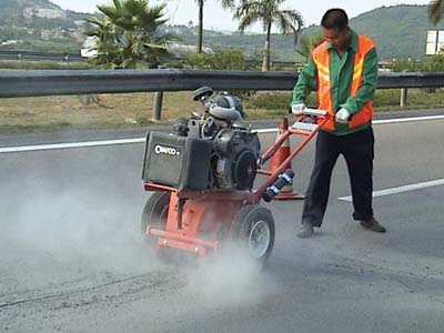 道路密封膠施工前開槽